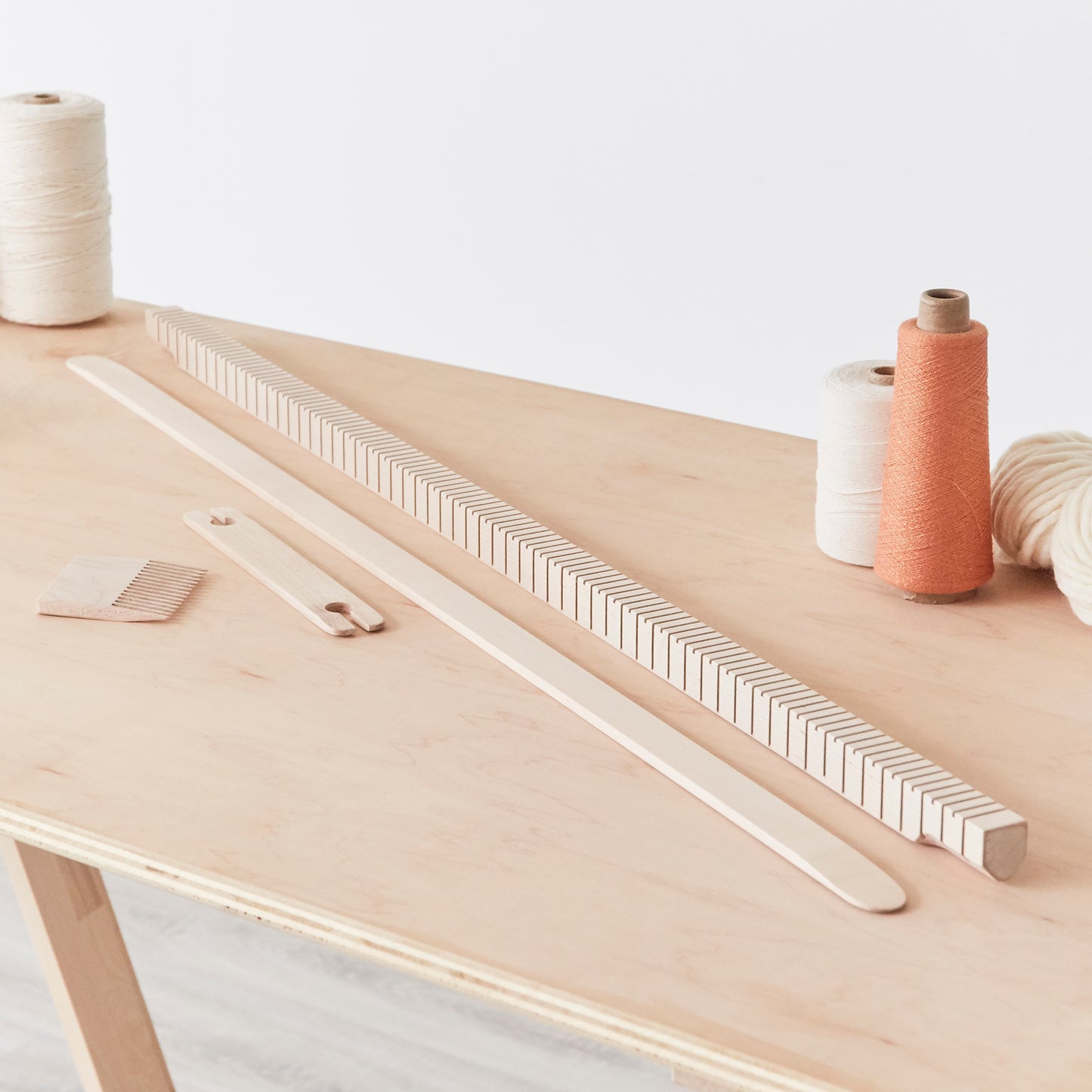 Byron: 40" Adjustable Weaving Loom